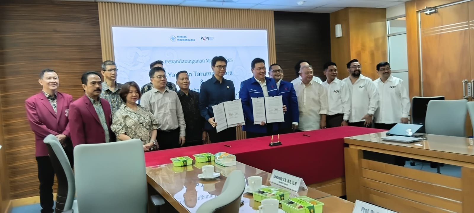 Yayasan Tarumanagara dan PKPI Tandatangani Kerja Sama Penguatan Pendidikan Hukum