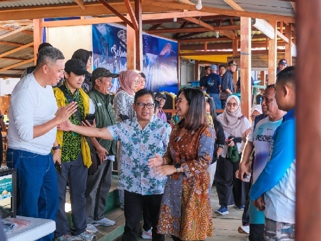 Jelajahi Botubarani, Jaga Keberlangsungan Hiu Paus aak60.jpg