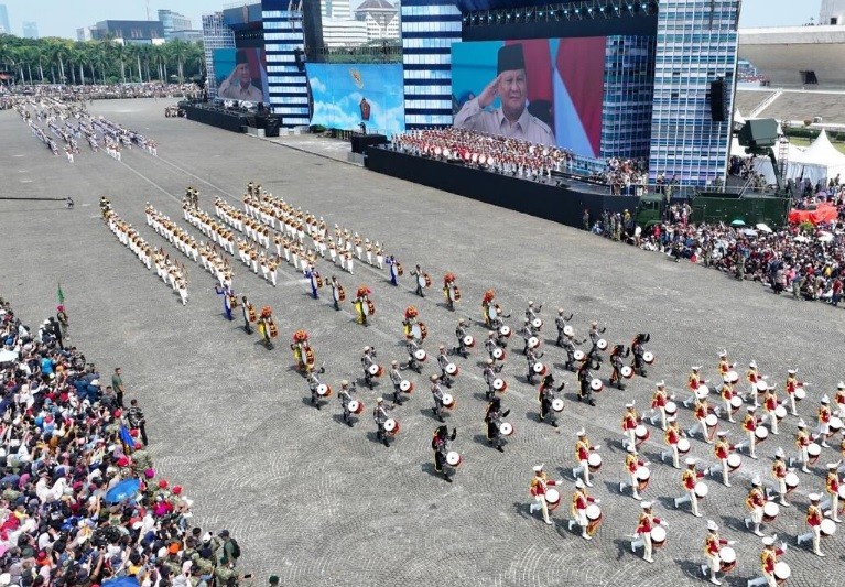 Defile Ratusan Ribu Personel dan Aksi Tempur TNI di Hadapan Presiden Prabowo aali7.jpg
