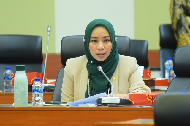 ratna.jpg