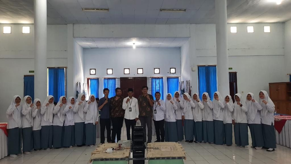 Ini Dia Pembangkit Listrik Tenaga Air Pikohidro Dari Barang Bekas