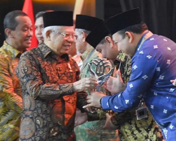 Wapres Minta Kementerian dan Pemda Urai Komplikasi Investasi