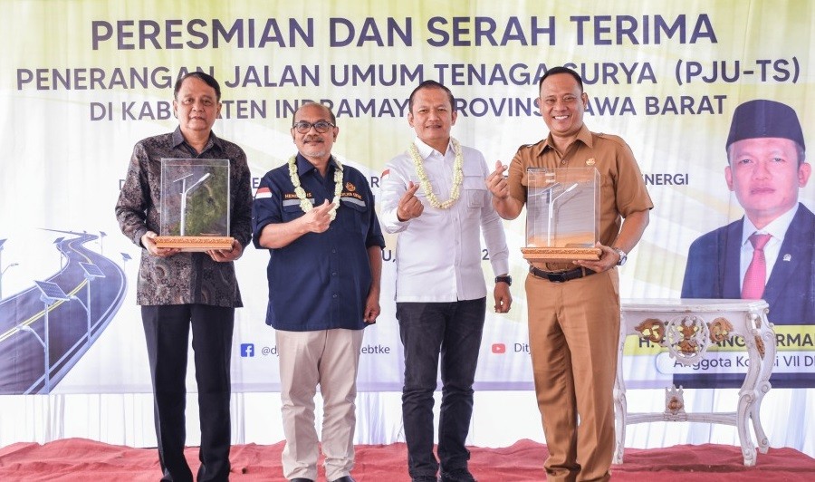 Penerangan Berbasis Energi Bersih Terangi Wilayah Indramayu