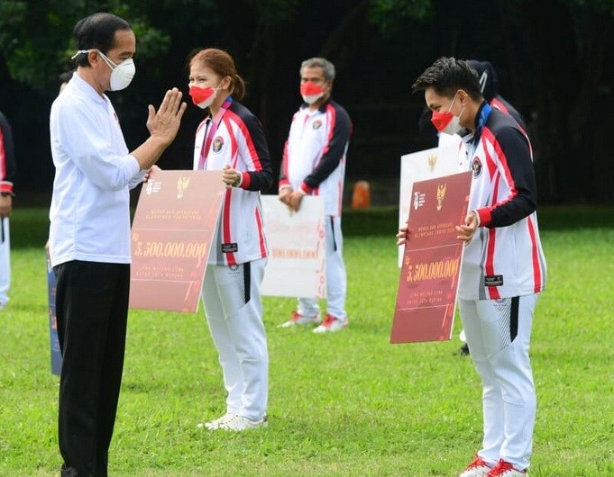 Presiden Serahkan Bonus Apresiasi bagi Atlet Indonesia di Olimpiade Tokyo