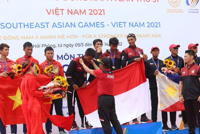 Tim Dayung Indonesia Sabet Emas Sea Games