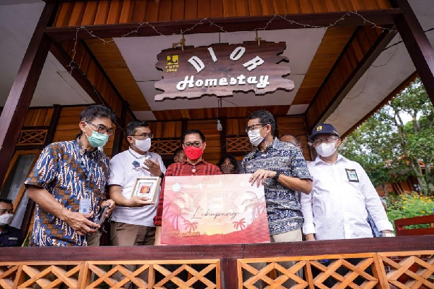 Menparekraf Pastikan Desa Wisata Jadi Unggulan di Likupang