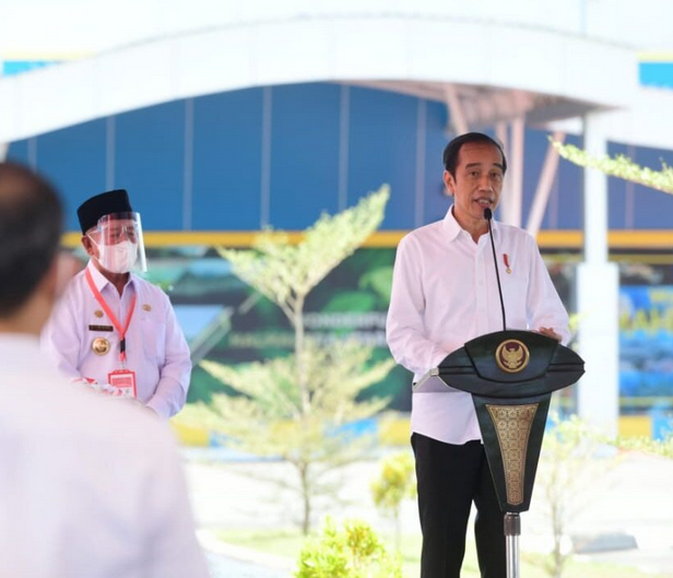 Presiden Resmikan Terminal Baru Bandara Kuabang di Halmahera Utara