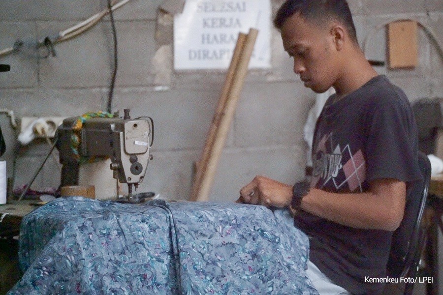 Pemerintah Membantu UMKM Bertahan Selama Pandemi Melalui LPEI