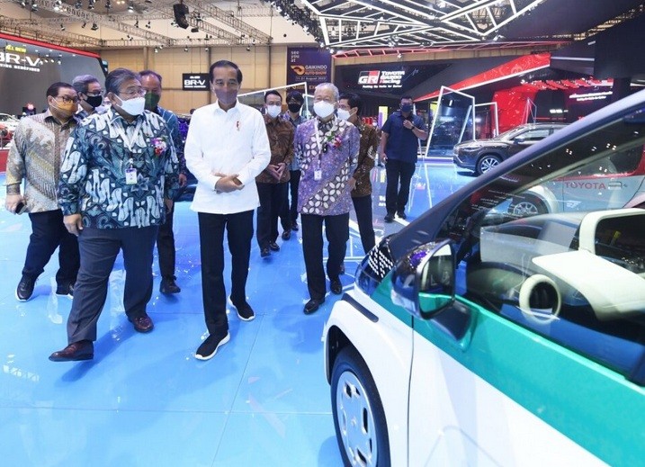 Presiden Dorong Pembangunan Ekosistem Mobil Listrik
